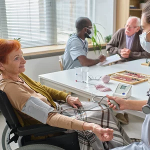 Atención Integral y Centrada en la Persona para Profesionales de Atención Continuada en Centros y Domicilios