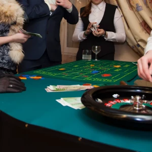 Formación en Ruleta Europea, Ruleta Americana, Black Jack, Poker Caribeño, Texas Hold'Em No Limit